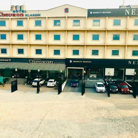 Hotel Chevron Klassik 卢迪亚纳 外观 照片
